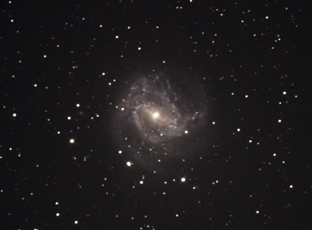 うみへび座南天の回転花火銀河M83