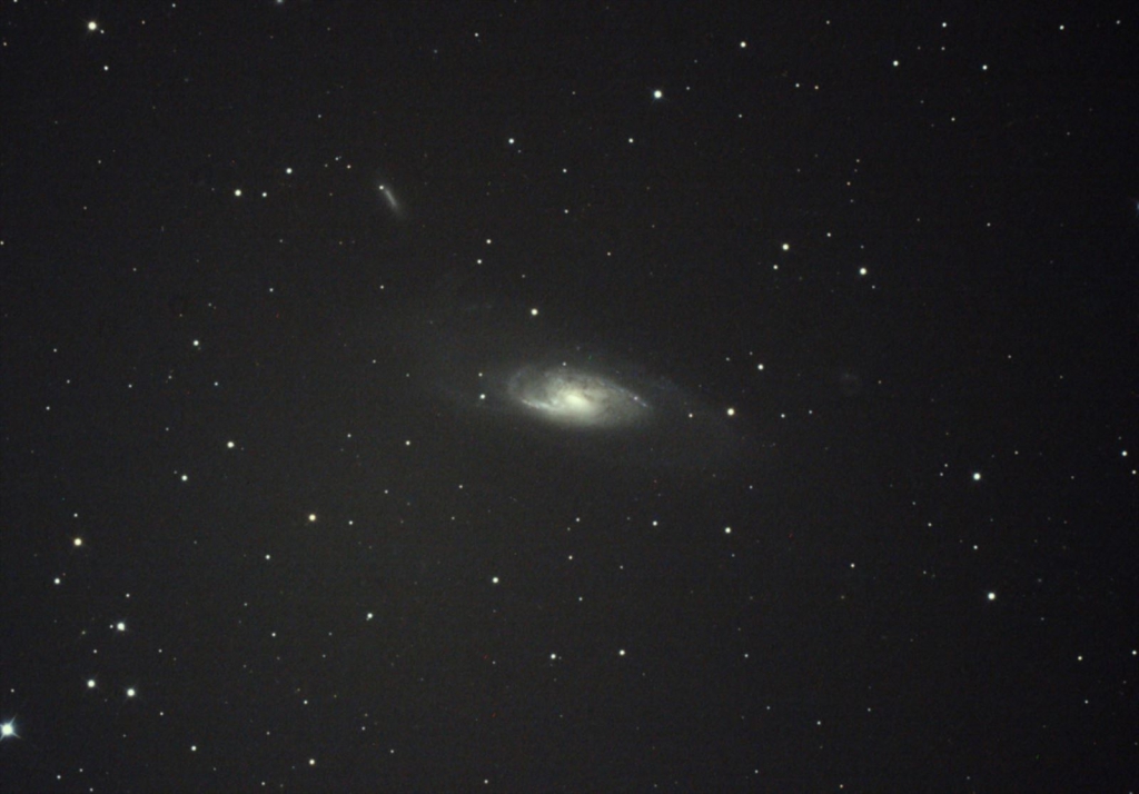 りょうけん座M106銀河